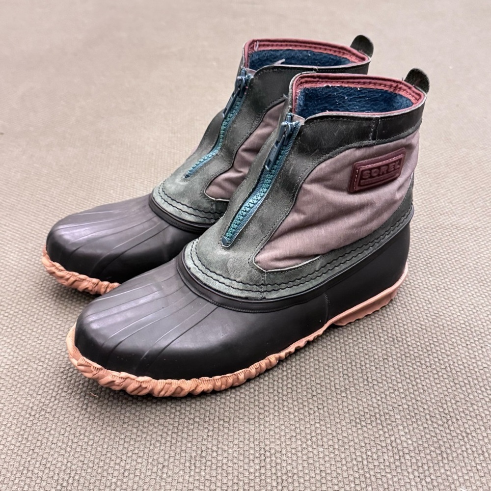 Vintage Sorel Front Zip Fleece Lined Boots